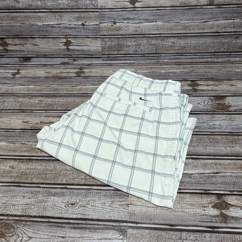 Nike Golf Shorts Mens 34 White Plaid Flat Front Swoosh Logo Performance
